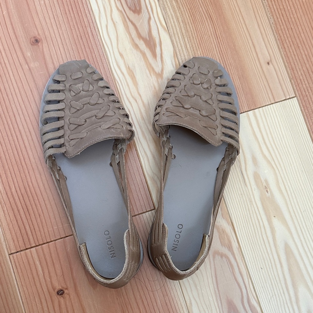 Nisolo huarache size 8.5 (but fits more like 9.5)